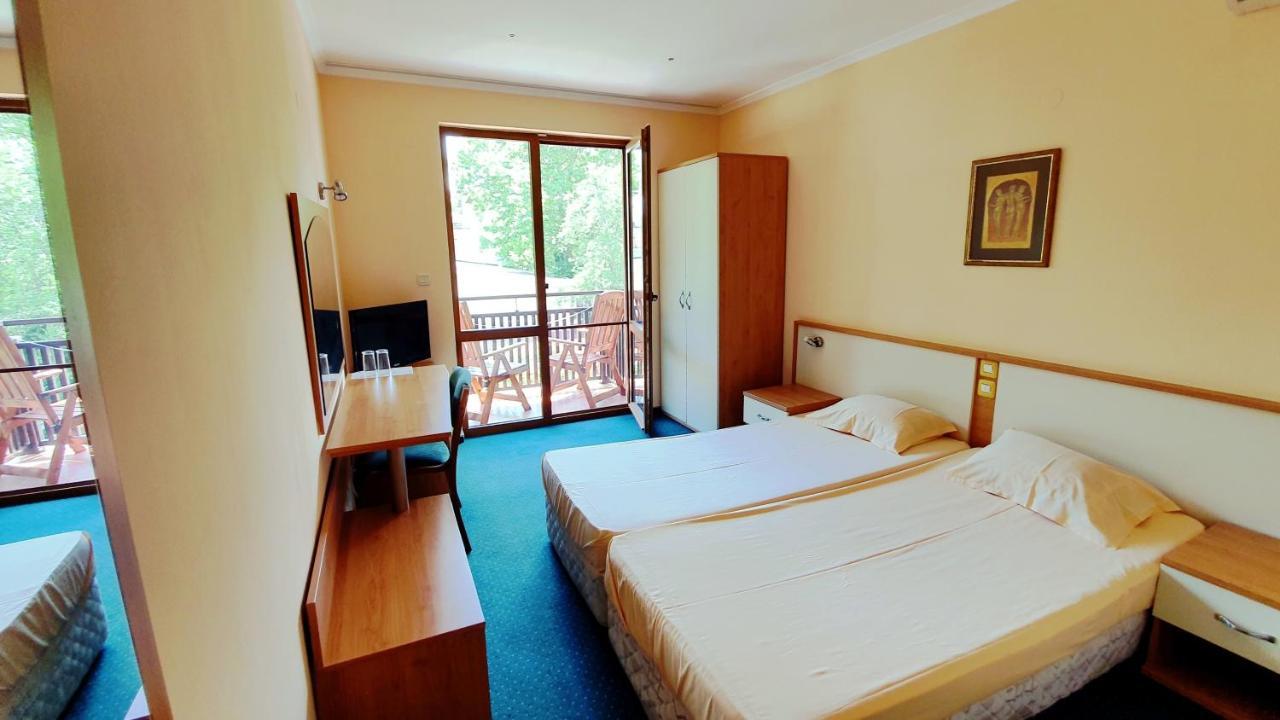Hotel Villa Bora Сонячний Берег Екстер'єр фото